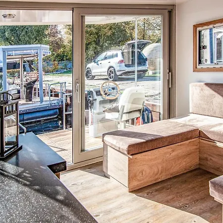 船屋 Awesome Ship In