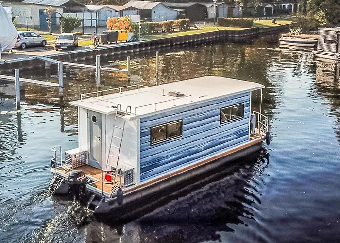 船屋 Awesome Ship In